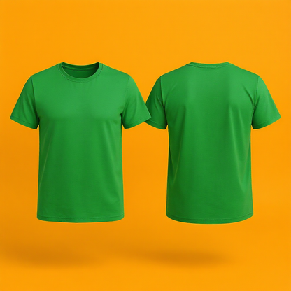 Grünes personalisiertes T-Shirt Damen in Front- und Rückansicht auf orangefarbigem Hintergrund